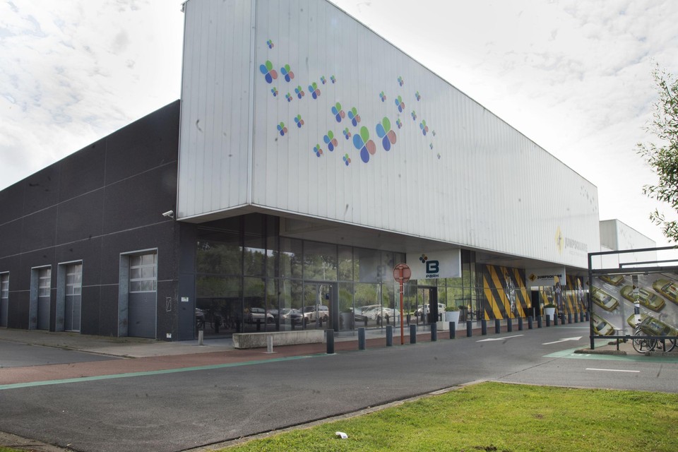 Het testcentrum verhuist naar het voormalige pand van Auto5 in B-Park.