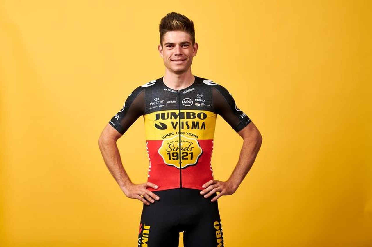 Oneerlijkheid versneller eenheid Wout van Aert rijdt Parijs-Roubaix in speciaal shirt van Jumbo-Visma | Het  Nieuwsblad Mobile