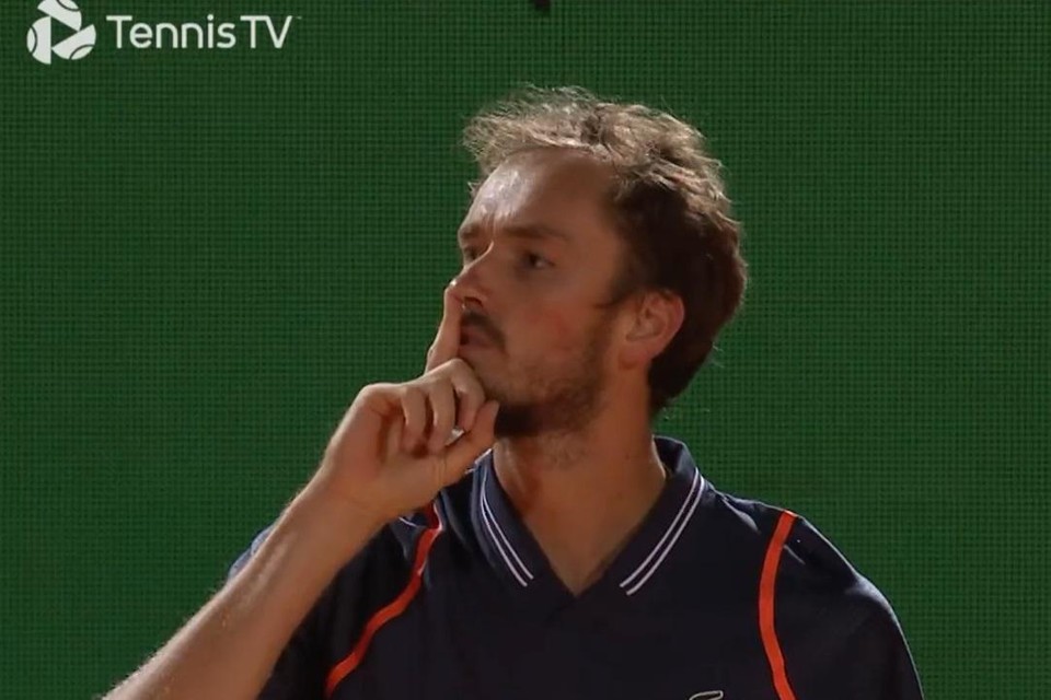 Medvedev puts his finger to his mouth towards the audience.  Zverev had had enough of his taunts.