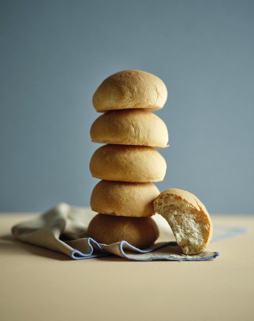 brood bakken? Drie broodrecepten die altijd lukken: potbrood, focaccia en pistolets | Het Nieuwsblad