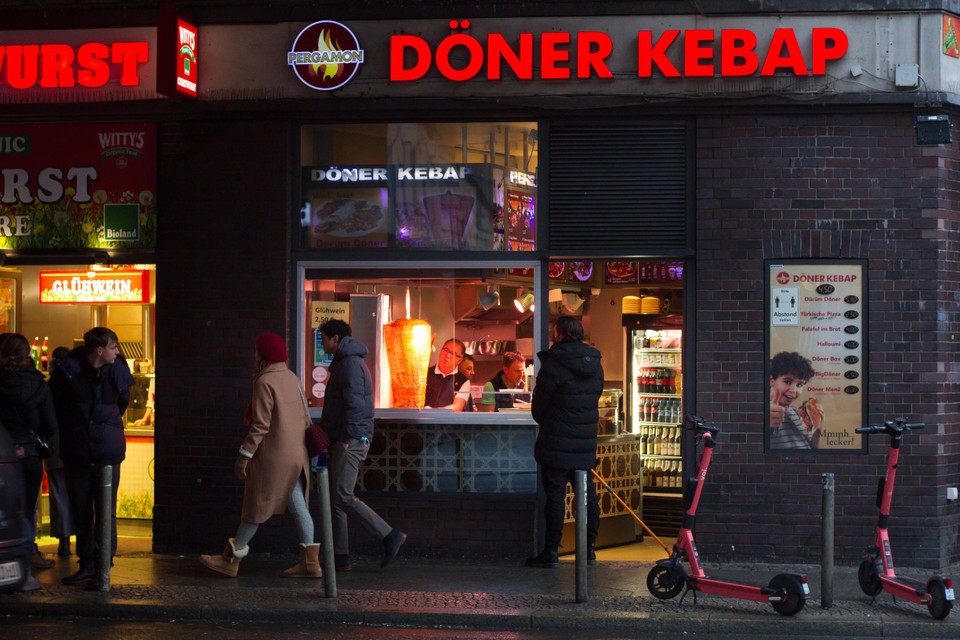 Volgens de socialistische partij Die Linke steeg de prijs van een kebab in twee jaar tijd van 4 naar 10 euro.