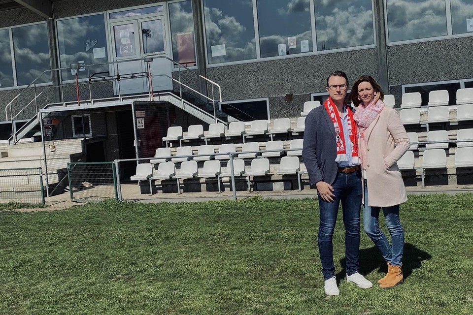 Voorzitter Johan Dierendonck en zijn echtgenote hopen op een mooie toekomst voor de club. 