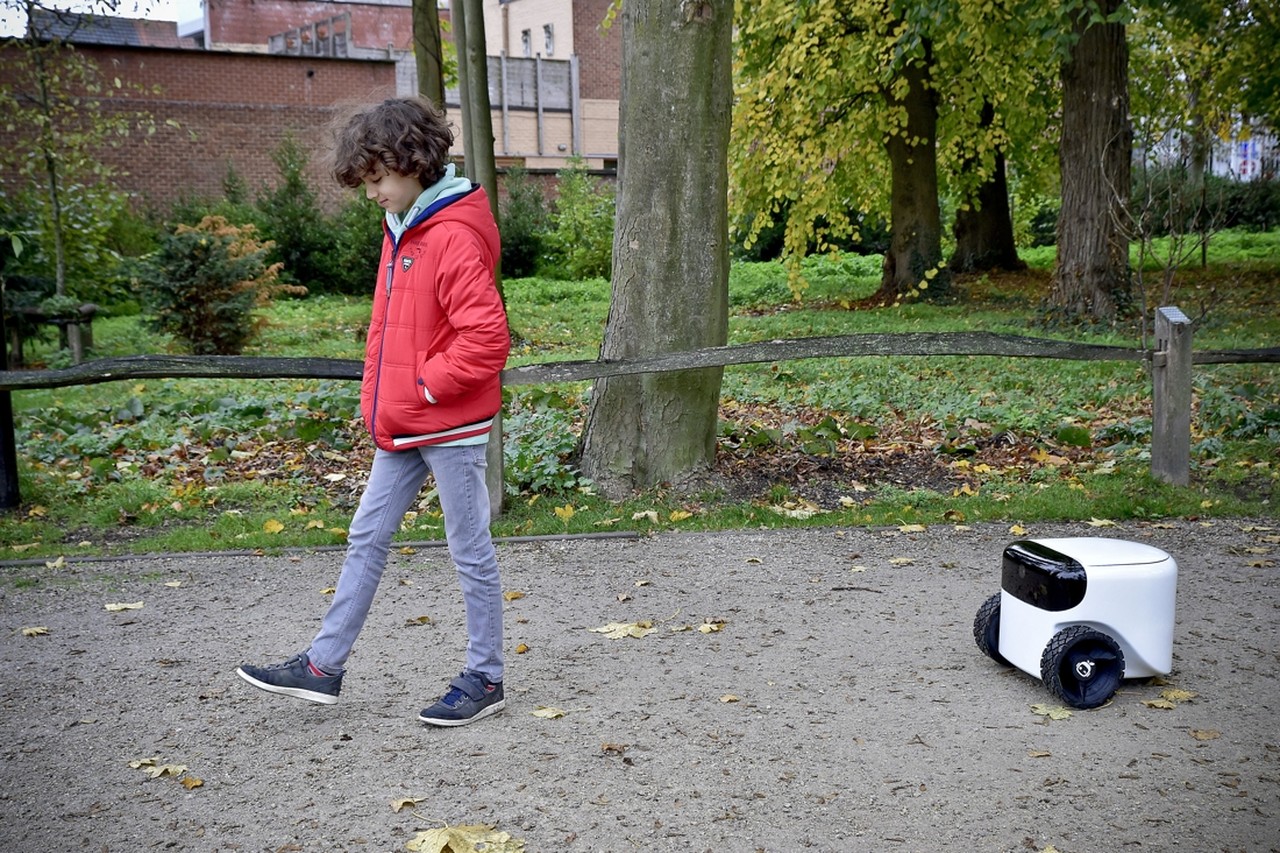 Tuinieren, je huis bewaken zelfs verstoppertje spelen: (betaalbare) robot Toadi kan allemaal | Het Nieuwsblad Mobile