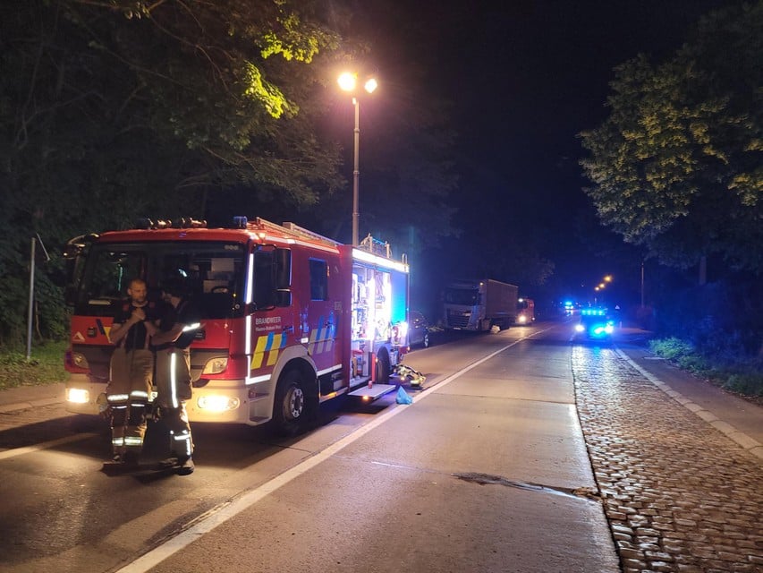 The police and fire brigade ended the Brusselsesteenweg for hours to be able to stretch the two car wrecks and make the necessary findings.