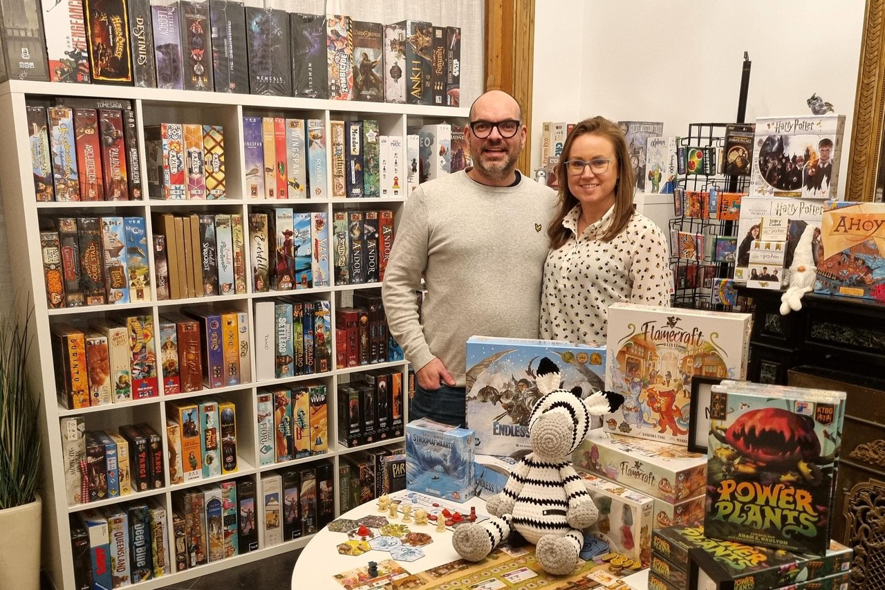 Stoneboxer uit Lint verkoopt gezelschapsspellen: “Gegroeid van hobby tot 700 spellen in onze winkel” (Lint) | Nieuwsblad Mobile