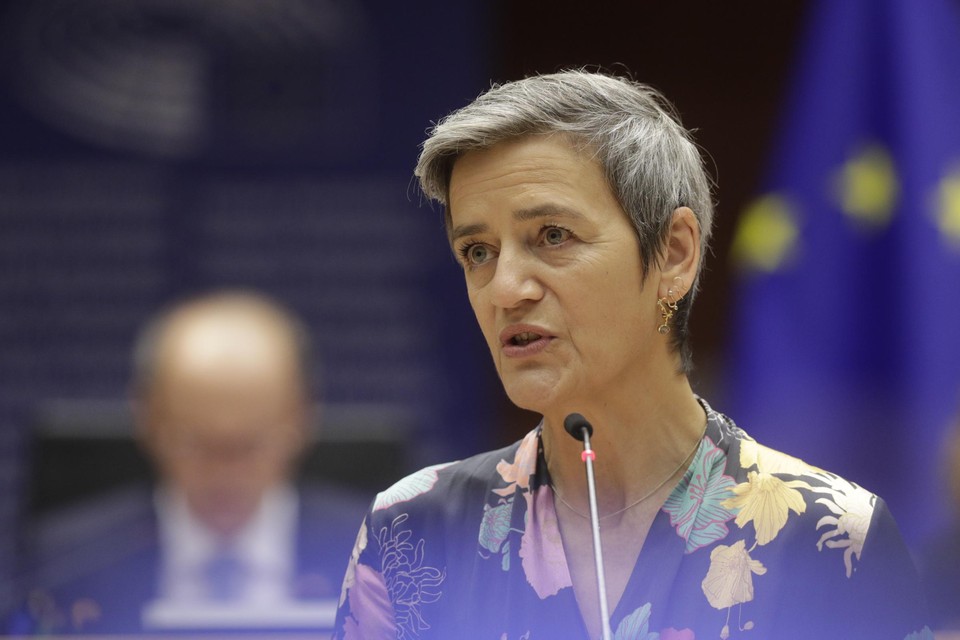 Eurocommissaris voor Concurrentie Margrethe Vestager legde uit dat “een eerlijk speelveld” gegarandeerd moet worden. 