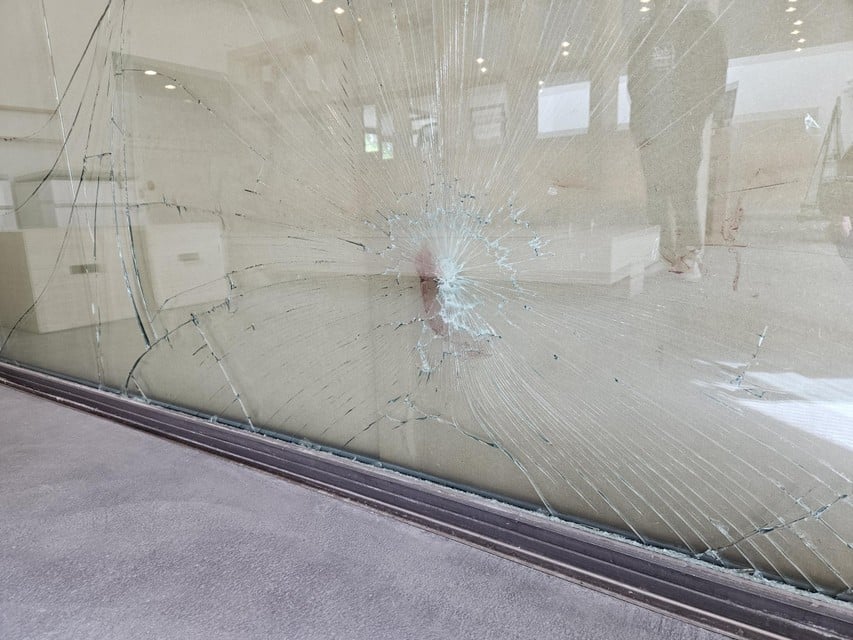 The Ram injured itself by pounding on the glass.
