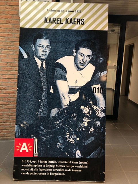 In juli 2021 stond Karel Kaers nog in de kijker op het gemeentehuis in Vosselaar tijdens de tentoonstelling van lokale wielerhelden.