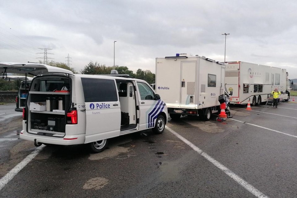 Politie Voeren werkte met meerdere inspectiediensten samen bij de controles woensdag op de parking van de E25 in Moelingen.