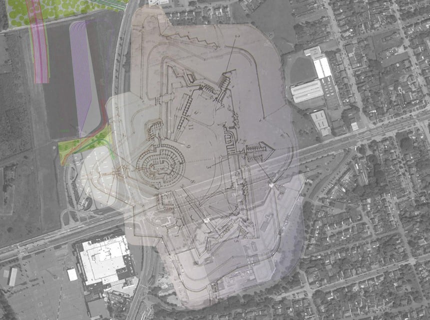De contouren van het voormalige Fort I in Wijnegem. De Turnhoutsebaan snijdt de site van het Fort in twee, ook de Houtlaan loopt door het gebied. Op het zuidelijk deel herken je het Wijnegem Shopping Center.